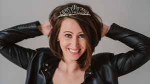 DAMENSPITZERL Lydia Prenner-Kasper Goldenes Exit-Ticket aus dem grauen Alltag, gefällig?